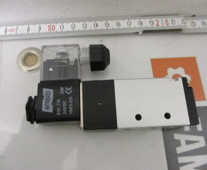 Клапан э/м воздушный;
 тех.х-ка: Положение 5/2, присоединение G1/4