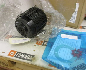 Магнитная муфта
MAGNETKUPPLUNG TYP W KOMPLETT FR-450NO14-001
-OHNE MOTOR
-OHNE RÜCKLAUFSPERRE
-OHNE KUPPLUNGSKLAUE
COUPLERTYPE W
COUPLERSETTING 0,300
 Delachaux